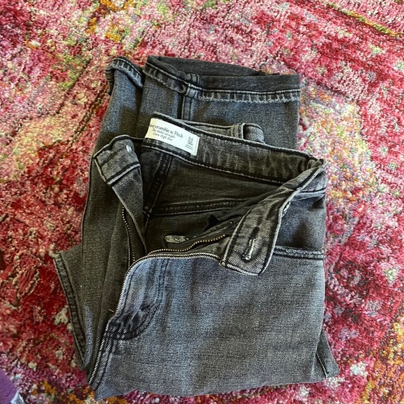 Abercrombie The Ankle Straight Ultra High Rise, 24in - Picture 2 of 4